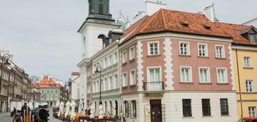 2 pokoje na warszawskiej starówce w kamienicy