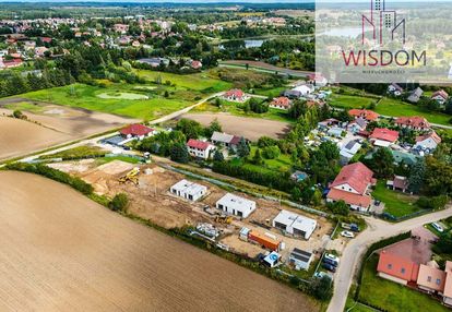 Skrajny dom dywity w standardzie deweloperskim