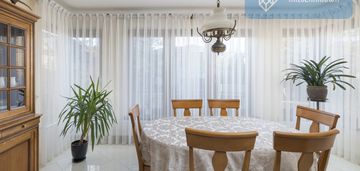 Elegancki dom w spokojnej okolicy