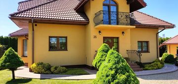 Zadbany, solidny dom na pięknej działce w żurawicy