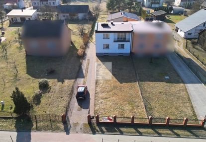 Przestronny dom typu kostka z garażem i tarasem
