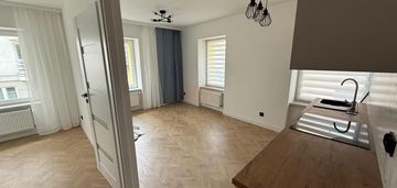 Świeżo wykończone, ładnie 2 pokoje w centurm