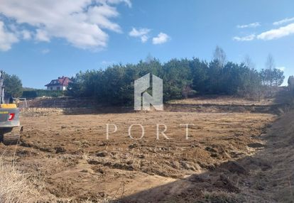 Działka z zatwierdzonym projektem  trzech domów.