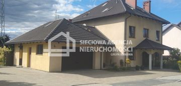 Okazały doinwestowany dom w chojnicach z ogrodem.