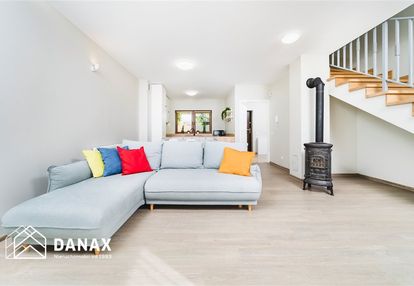 Szeregówka z widokiem na góry