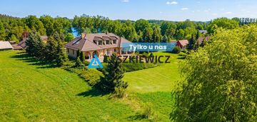 Rezydencja z linia brzegową jeziora gubisz.