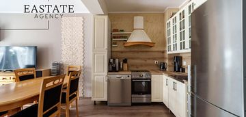 Dwustronne mieszkanie z dwoma ogródkami