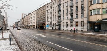 Atrakcyjne mieszkanie- zabytkowa kamienica.