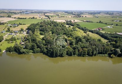 Grunt z parkiem krajobrazowym