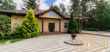 Piękny, malowniczy, dom z basenem,  okazja!