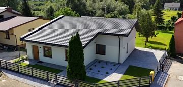 Dom parterowy w centrum z widokiem na las