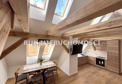 Apartament z antresolą na wynajem w samym centrum