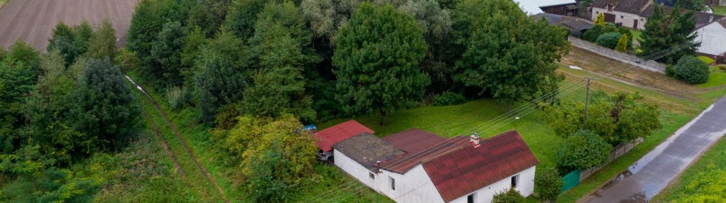 Oaza spokoju: mały dom na 3 000 mkw zieleni