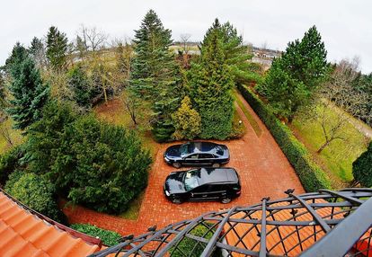 Dom dwurodzinny z osobnymi wejściami i dużą działką