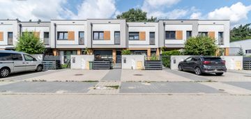 Szczęśliwy dom z ogródkiem w dąbrówce