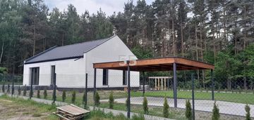 Przestronny dom na pięknej działce wśród zieleni