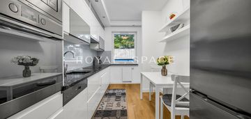 Stylowy apartament z balkonem przy pięknej
