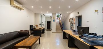 Wyjątkowy dom na biuro z ogrodem na saskiej kępie