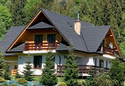 Dom wolnostojący z garażem- łopuszna