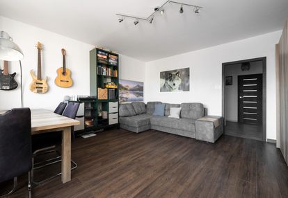 3 niezależne pokoje z oddzielną kuchnią i morena