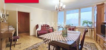 Oddzielna kuchnia - balkon - miejsce postojowe