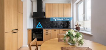 Klimatyczne 56 m2 , dwustronne, po remoncie