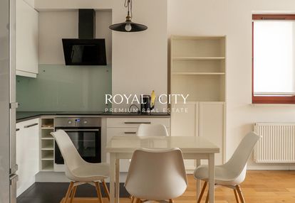 2 pokojowy apartament na powiślu z loggią.