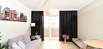 Komfortowa kawalerka|tramwaj|sklepy|balkon