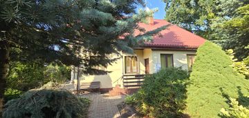 Wolnostojący-160m2, media miejskie, działka-600 m2