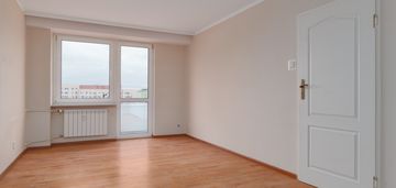 2 pokoje z oddzielną, jasną kuchnią!