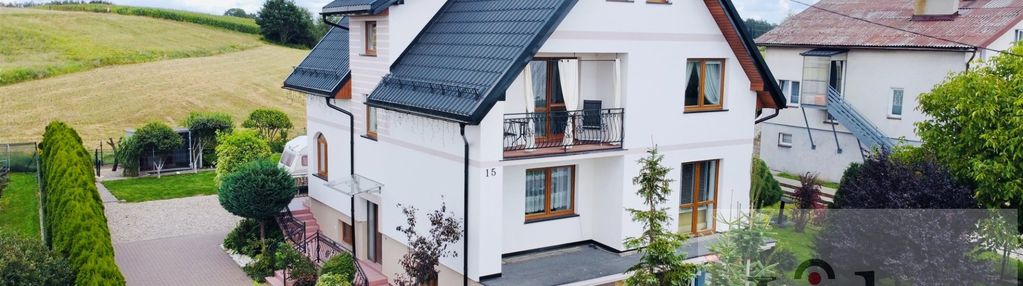 Urokliwy dom w linii