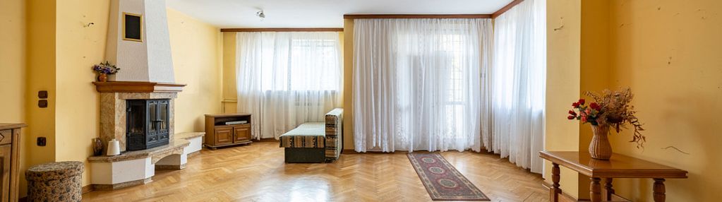 Inwestycja: dom z lokalem usługowym, okazja!