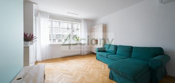 Atrakcyjne trzy pokoje na muranowie