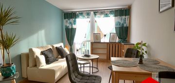 Po generalnym remoncie, wyposażona, kawalerka.