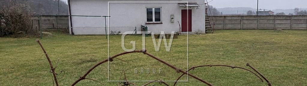 Duża działka 2737 m² z domkiem częstoniew kolonia