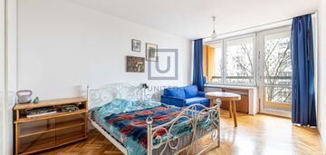 Metro ratusz arsenał | stare miasto | balkon