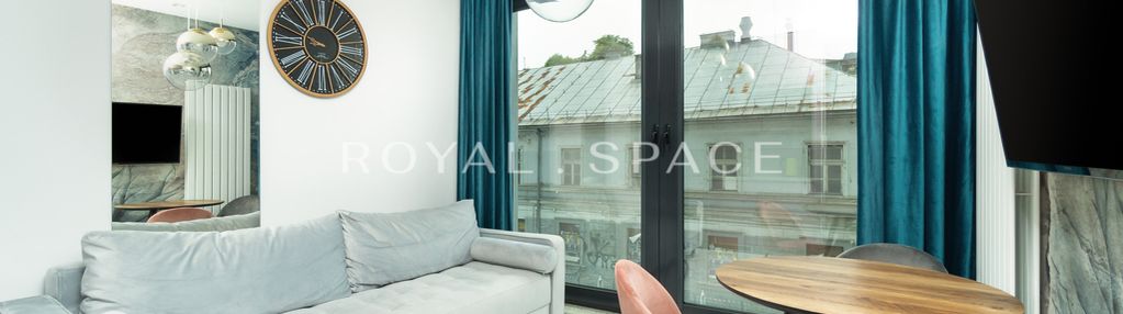 Studio z wydzieloną częścią sypialnianą