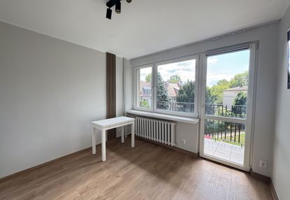 Saska kępa | kawalerka z oddzielną kuchnią, balkon