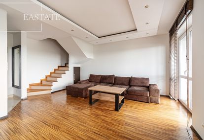 Dwupoziomowe mieszkanie z garażem i 2 balkonami