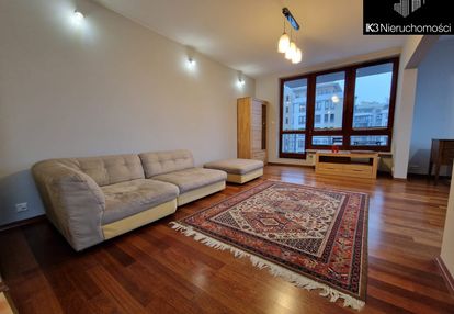 Przestronne 2 pokoje obok stacji metra i wola park