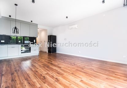 Duży 3-poziomowy apartament w kamienicy z garażem