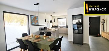 Nowoczesny dom z fotowoltaiką i rekuperacją 106 m2