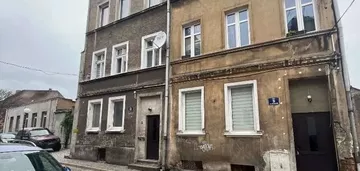 Syndyk sprzeda mieszkanie w Żarach.
