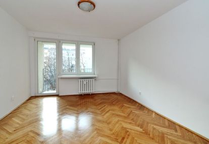 Rozkładowe mieszkanie z loggią na powiślu.