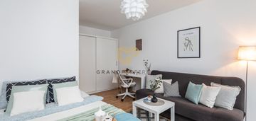 Apartament jednopokojowy z balkonem na pradze