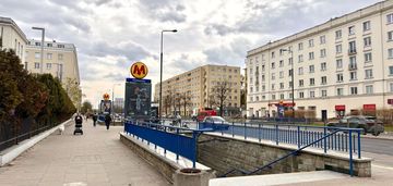 Przy metrze racławicka | budynek z cegły | piwnica