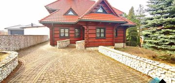Drewniany dom z osobnym garażem blisko częstochowy