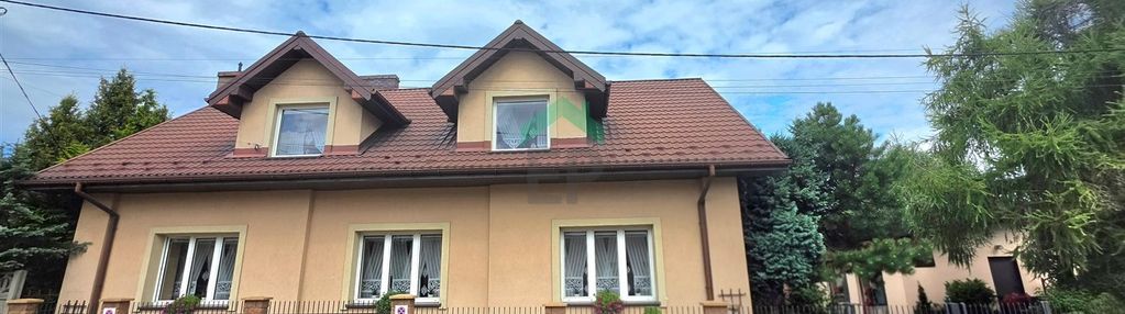 Jednorodzinny lub dwurodzinny z dwoma wejściami