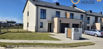 Bliźniak z garażem i dużym ogrodem