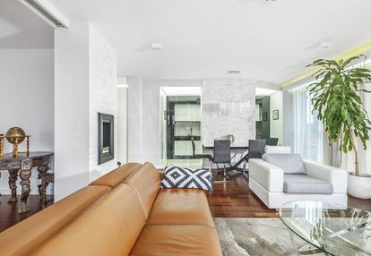 Przestronne, 90m2, 3 pokoje, hala, komórka